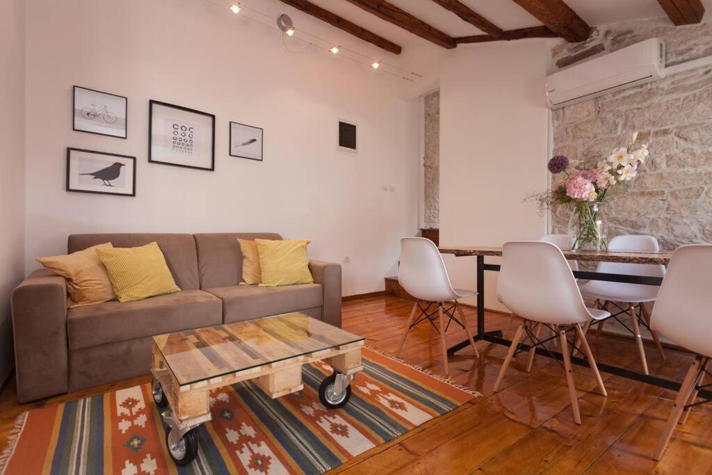 Vintage Apartment Rovinj Old Town Luaran gambar