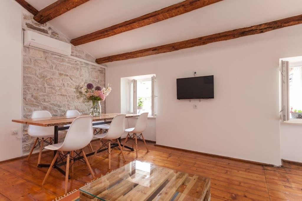 Vintage Apartment Rovinj Old Town Luaran gambar