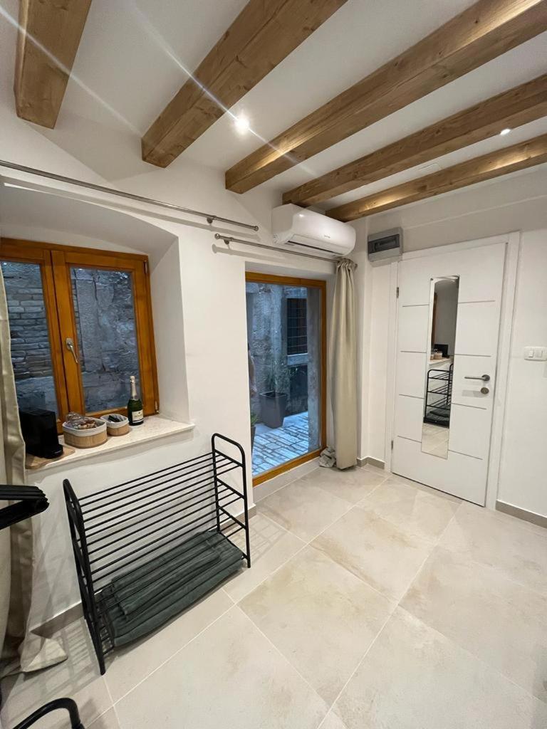 Vintage Apartment Rovinj Old Town Luaran gambar